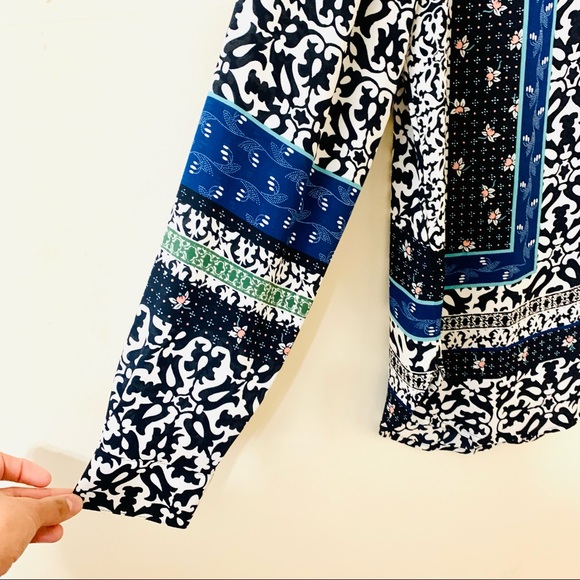 Ann Taylor Loft Navy Floral Boho Blouse/Top - Size Small - Picture 6 of 9